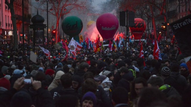 Fransa'da 'mezarda emeklilik' isyanı: Milyonlar sokakta!
