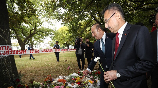 Fuat Oktay ve Mevlüt Çavuşoğlu o camide!