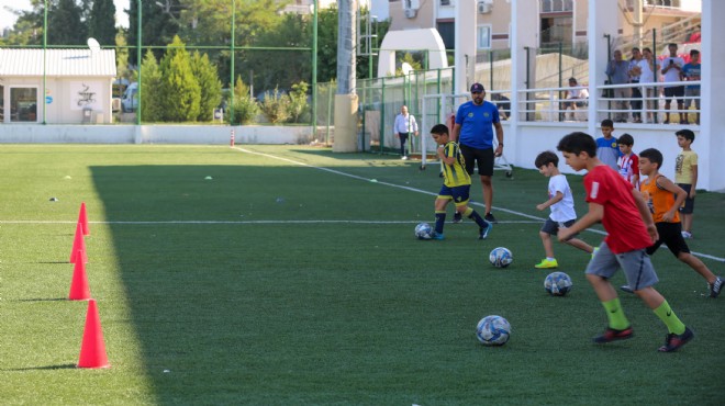 Futbolun genç yetenekleri Buca'da keşfediliyor