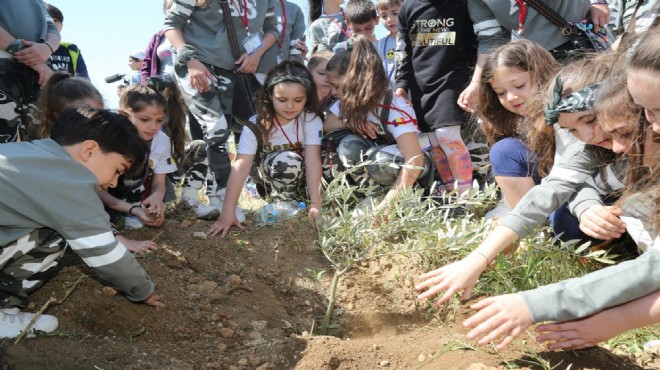 Gaziemir'de barış fidanları!