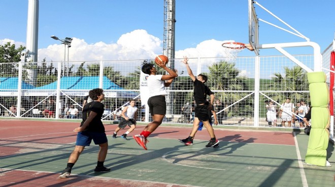 Gaziemir de sokak basketbolu şöleni