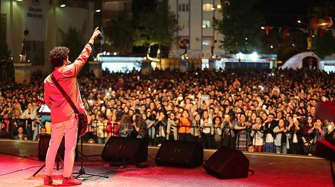 Gaziemir’in şenliğine Buray’la muhteşem açılış