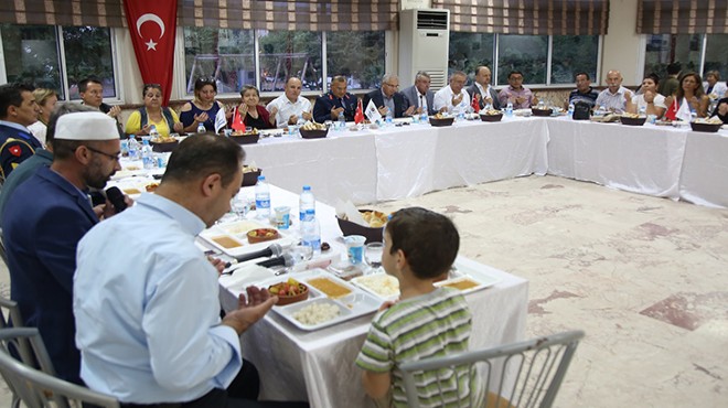 Gaziemirli şehit aileleri ve gaziler iftarda buluştu