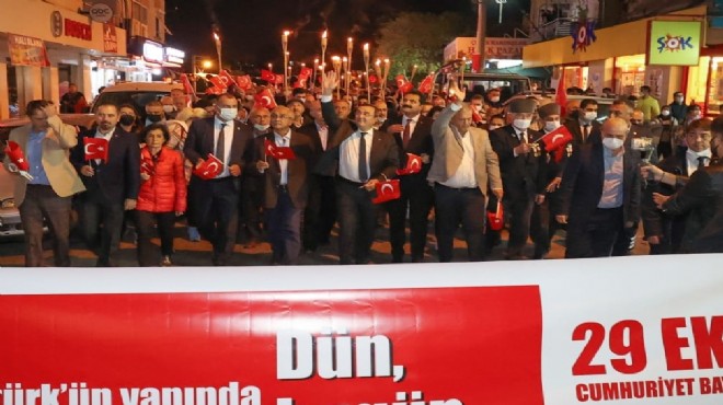 Gültepe'de Cumhuriyet korteji!