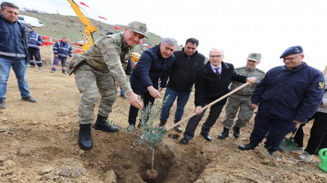 Güzelbahçe’de o kampanya hayata geçti: İlk fidanlar toprakla buluştu