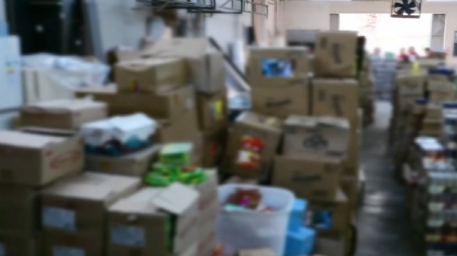 Halk sağlığına hiçe saydılar! İzmir de tarihi geçmiş 30 ton ürün ele geçirildi