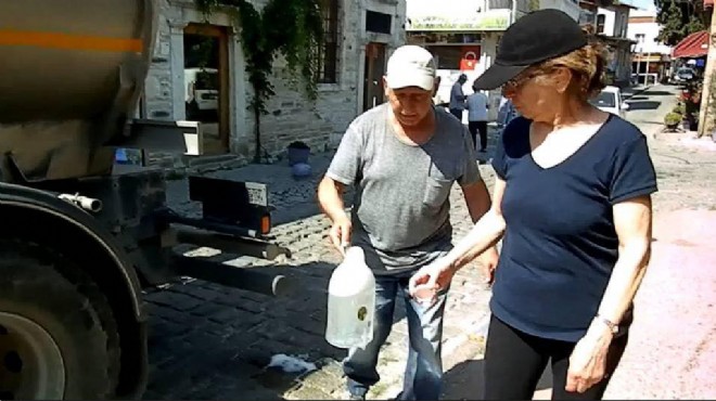 Hat patladı, İzmir in turistik ilçesi susuz kaldı!