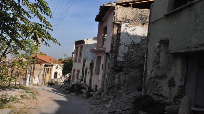 Hayalet mahallenin tarihi de yağmalandı!