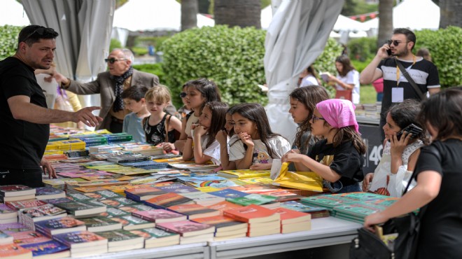 İZKİTAP Fest baharın coşkusuyla devam ediyor