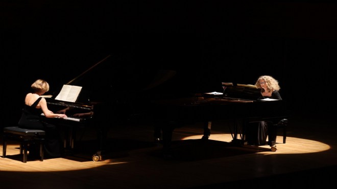 İki piyano, iki kültür: AASSM’de duygusal konser