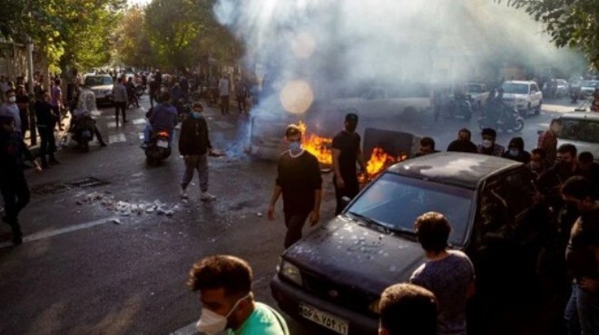 İran da bir günde iki silahlı saldırı