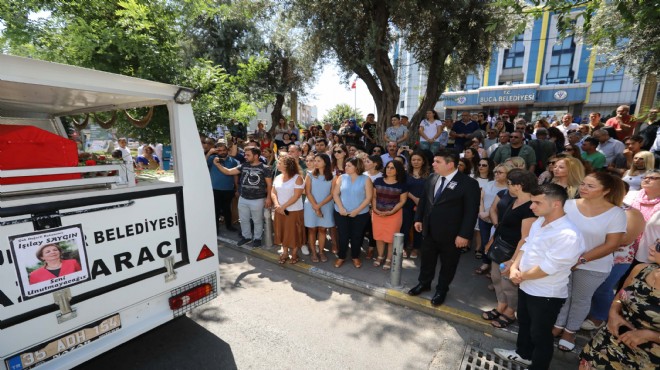 Işılay Saygın a evinde anlamlı veda