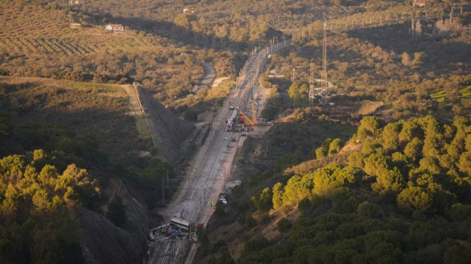 İspanya da son 1 haftada 3. tren kazası!