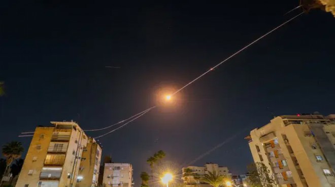 İsrail semalarında alarm: İran füzeleri ateşlendi!