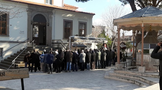 İstanbul'da eski kız arkadaşını öldürüp intihar etti, İzmir'de toprağa verildi