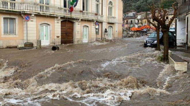 İtalya da olumsuz hava koşulları 3 can aldı!