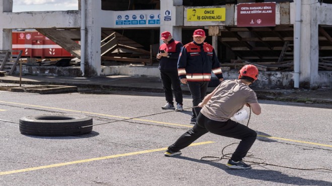 İtfaiyeci adayları zorlu parkurda ter döktü