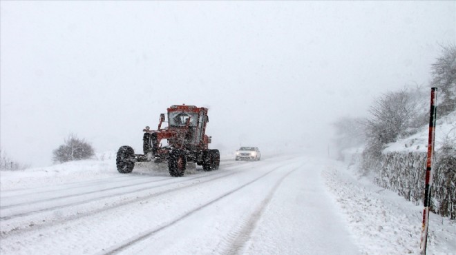 İzmir-Ankara yolu trafiğe kapandı