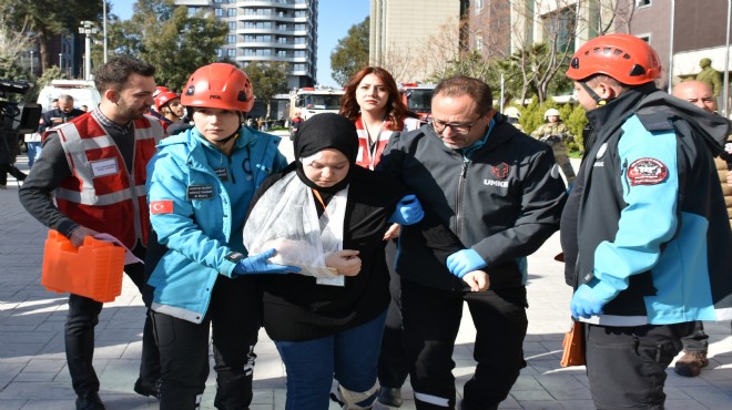 İzmir Bölge Adliyesi’nde bomba tatbikatı