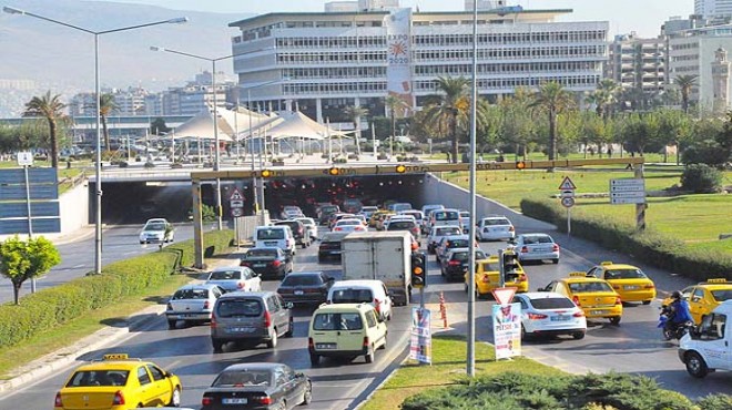 İzmir Emniyeti nden Türkiye de bir ilk: Kaza Analiz Ekibi!