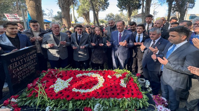 İzmir Fırat Çakıroğlu'nu andı