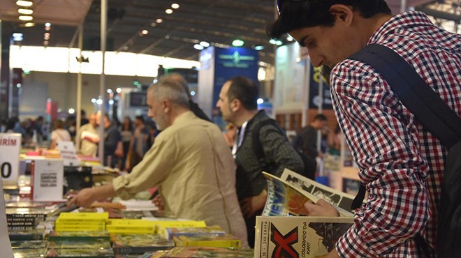 İzmir Kitap Fuarı kapılarını açtı