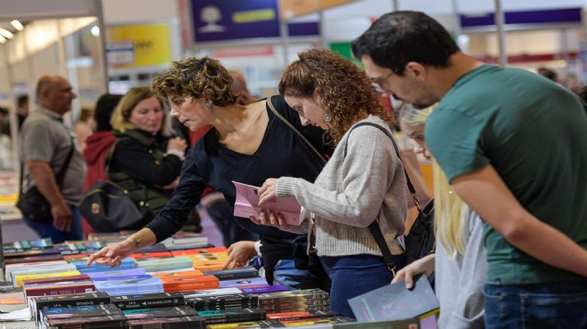 İzmir Kitap Fuarı yola çıkıyor: Onur konuğu Ahmet Ümit