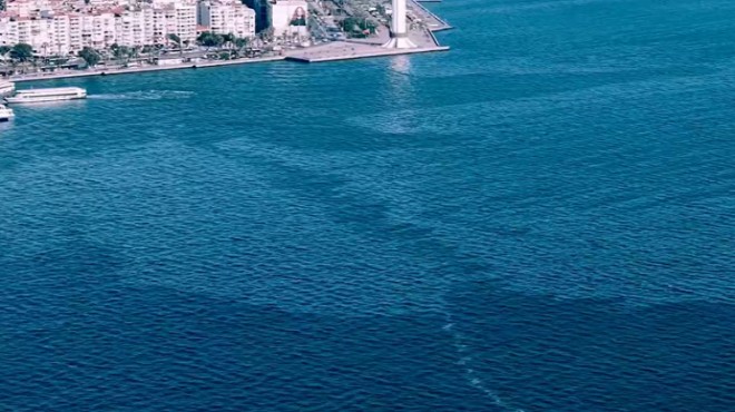 İzmir Körfezi nde yine kirlilik... Tugay dan tepki ve çağrı!
