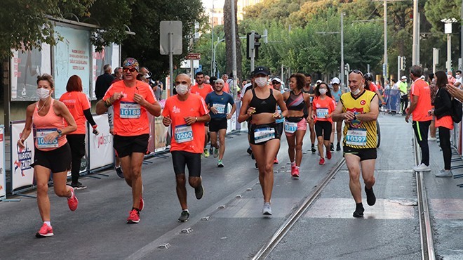 İzmir'de ilk uluslararası maraton coşkusu