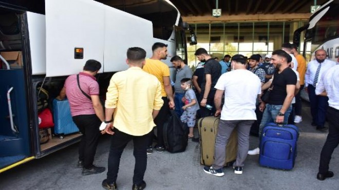 İzmir Otobüs Terminalinde bayram yoğunluğu