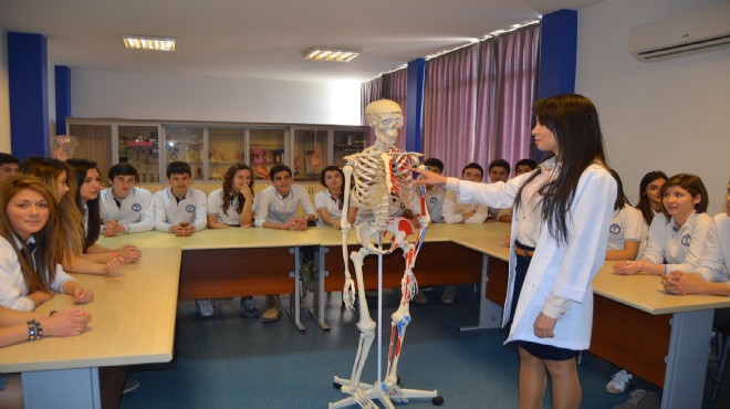 İzmir Sağlık Koleji'nden meslek kazandıran sınav