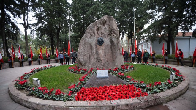 İzmir Zübeyde Ana'yı andı