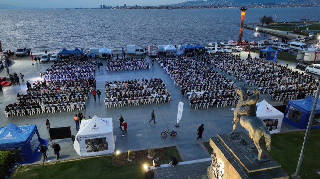 İzmir büyük iftar sofrasında buluştu