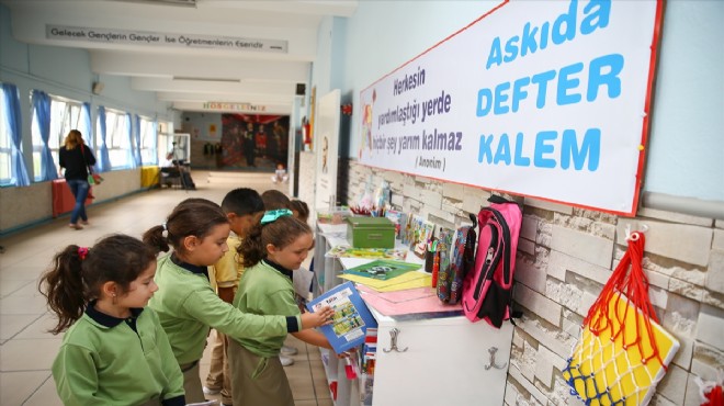 İzmir dayanışması: Askıda defter kalem!