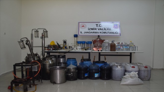 İzmir'de 363 litre sahte içki ele geçirildi