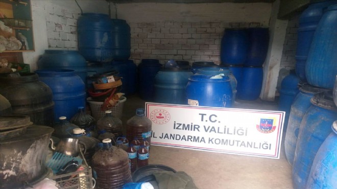 İzmir'de 6 bin 672 litre sahte içki ele geçirildi