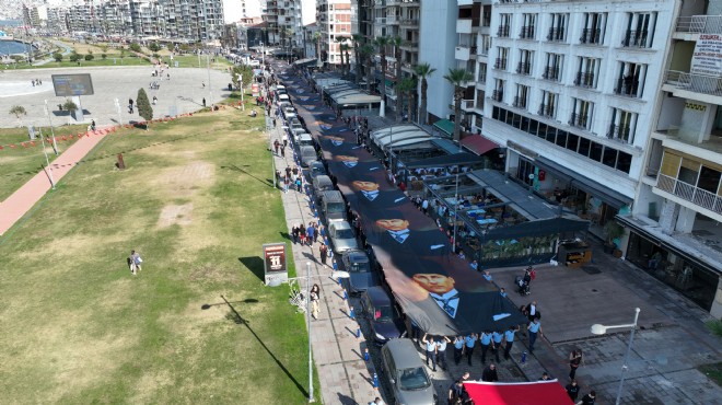 İzmir de  Ata ya Saygı Yürüyüşü 