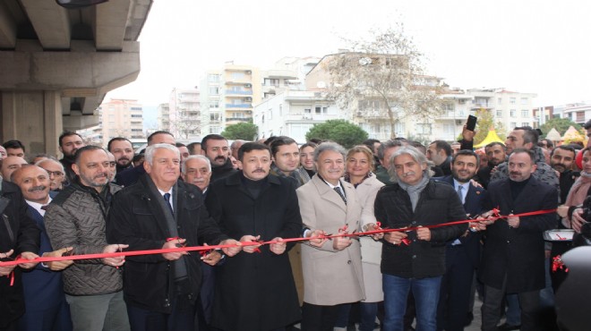 İzmir'de CHP ve AK Parti'yi buluşturan açılış: O pazaryeri hizmete girdi!