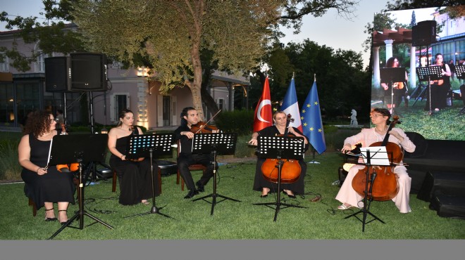 İzmir de Fransız rüzgarı: Milli Gün resepsiyonu
