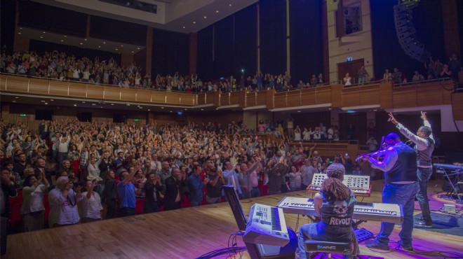 İzmir de Stanley Clarke rüzgrı