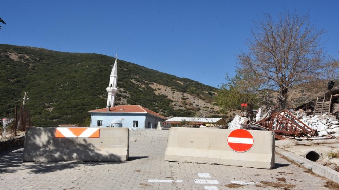 İzmir'de afetin gölgesinde yaşam!