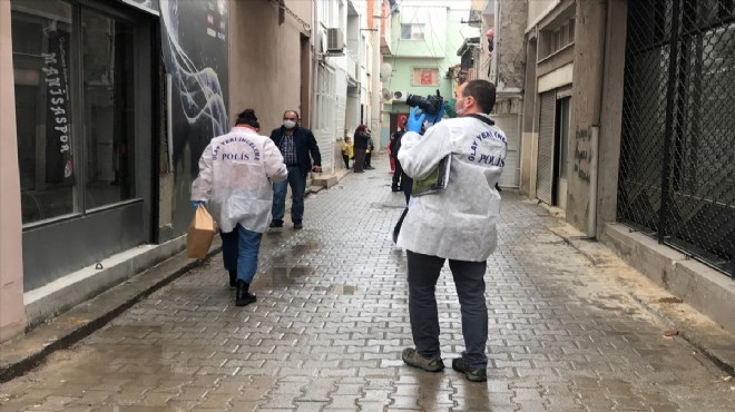 İzmir de bir kişi evinde silahla başından vurulmuş halde bulundu