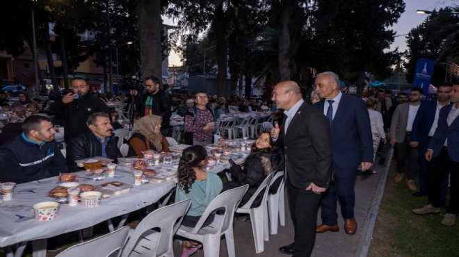 İzmir'de dayanışma sofraları devam ediyor