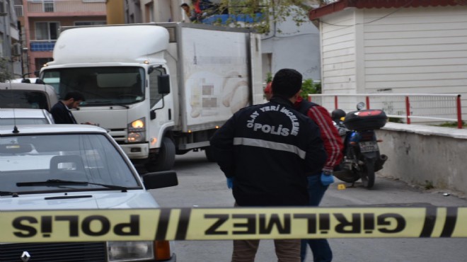 İzmir'de dehşet: 'Hatalı park' kavgasında oğlunun gözü önünde öldürdü!