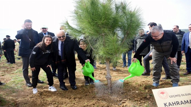 İzmir'de deprem şehitleri için 4 bin fidan