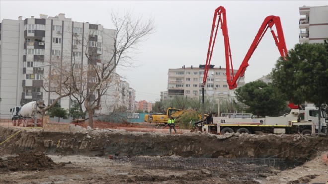 İzmir'de depremin yıktığı bölgede yeni binaların yapımına başlanıyor