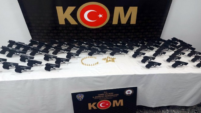 İzmir'de, durdurulan kamyonetten cephanelik çıktı