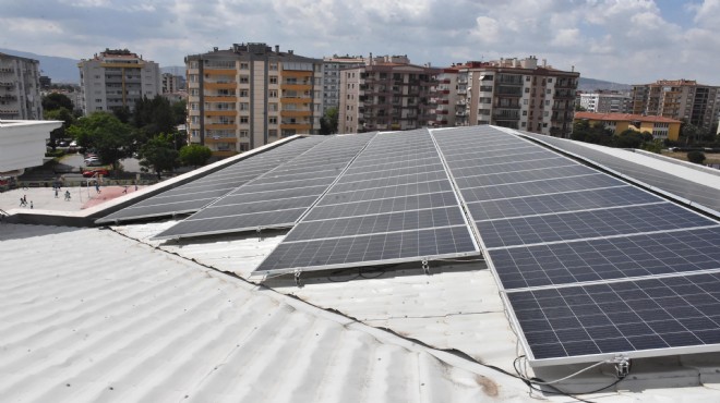 İzmir'de enerjisini güneşten alan ilkokul!