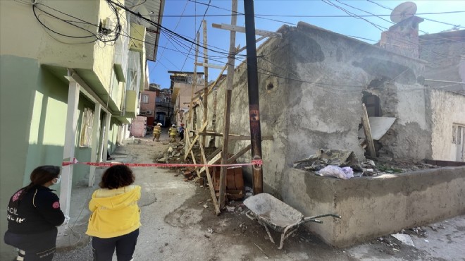 İzmir'de faciadan dönüş! Tadilatta çatı çöktü: 1 işçi yaralı