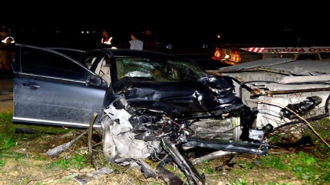 İzmir'de feci kaza: 1 ölü, 3 yaralı